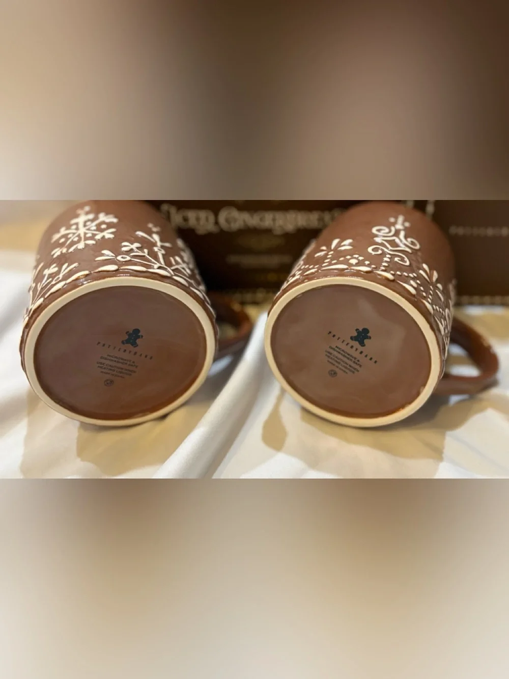 POTTERY BARN - ICED GINGERBREAD - STONEWARE MUGS SET 2 NEW NIB